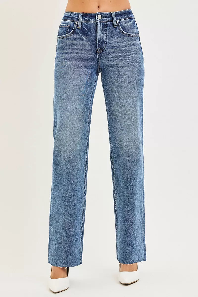 Jeans mit geradem Bein, mittelhoher Bund, Vorderseite mit Naht und Knopfverschluss