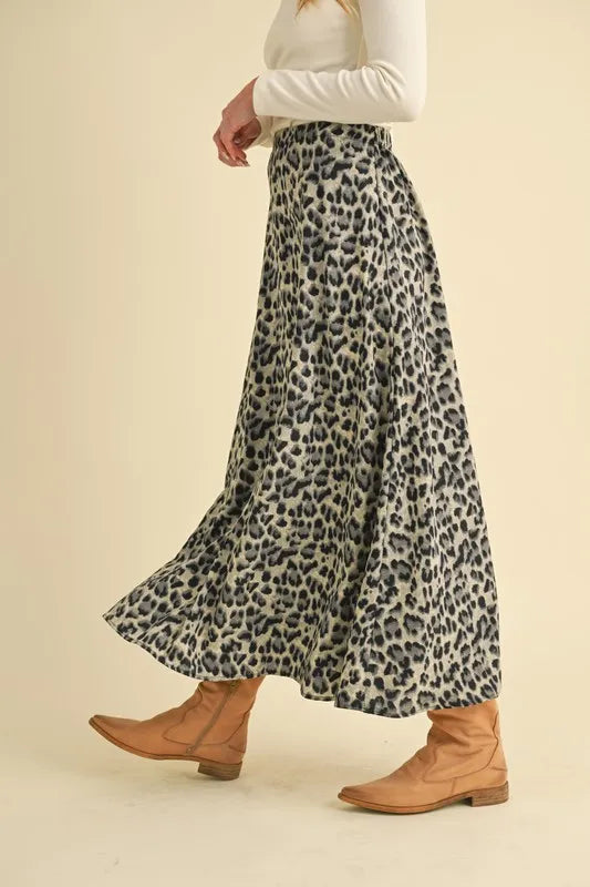 Leopard midi skirt, full flare hem and gathered waist, side pockets