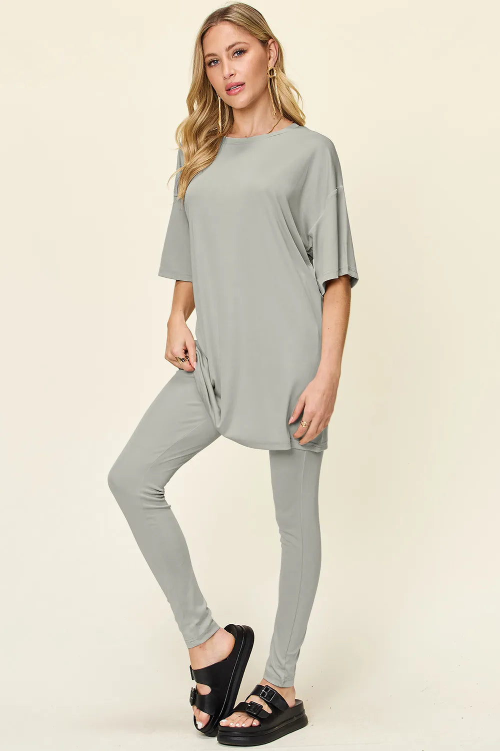 Light Gray Set: Rundhals-Tunika mit Drop-Shoulder und passenden Leggings