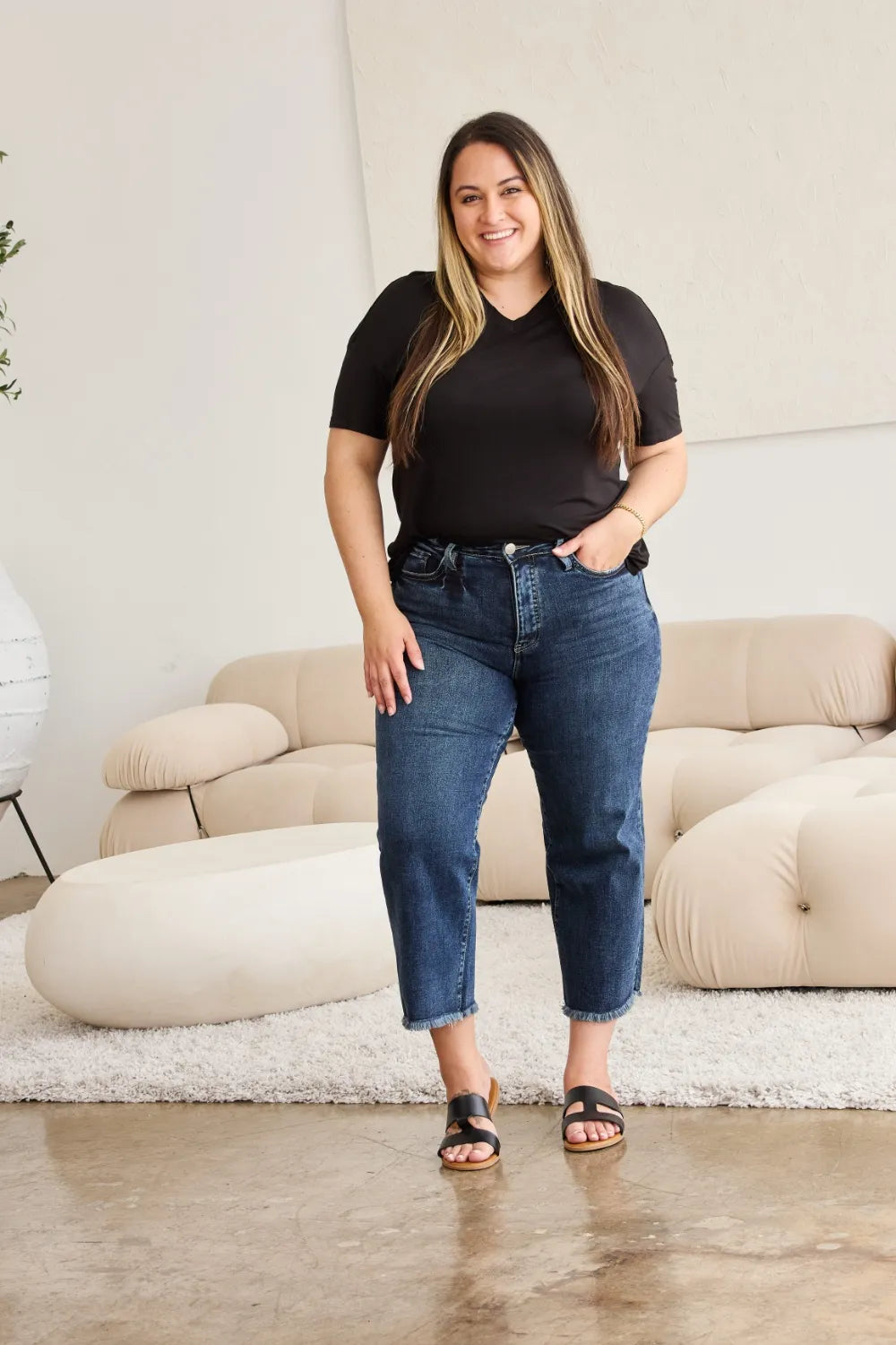 High-waist raw hem tummy control jeans, dark blue wash with distressed details