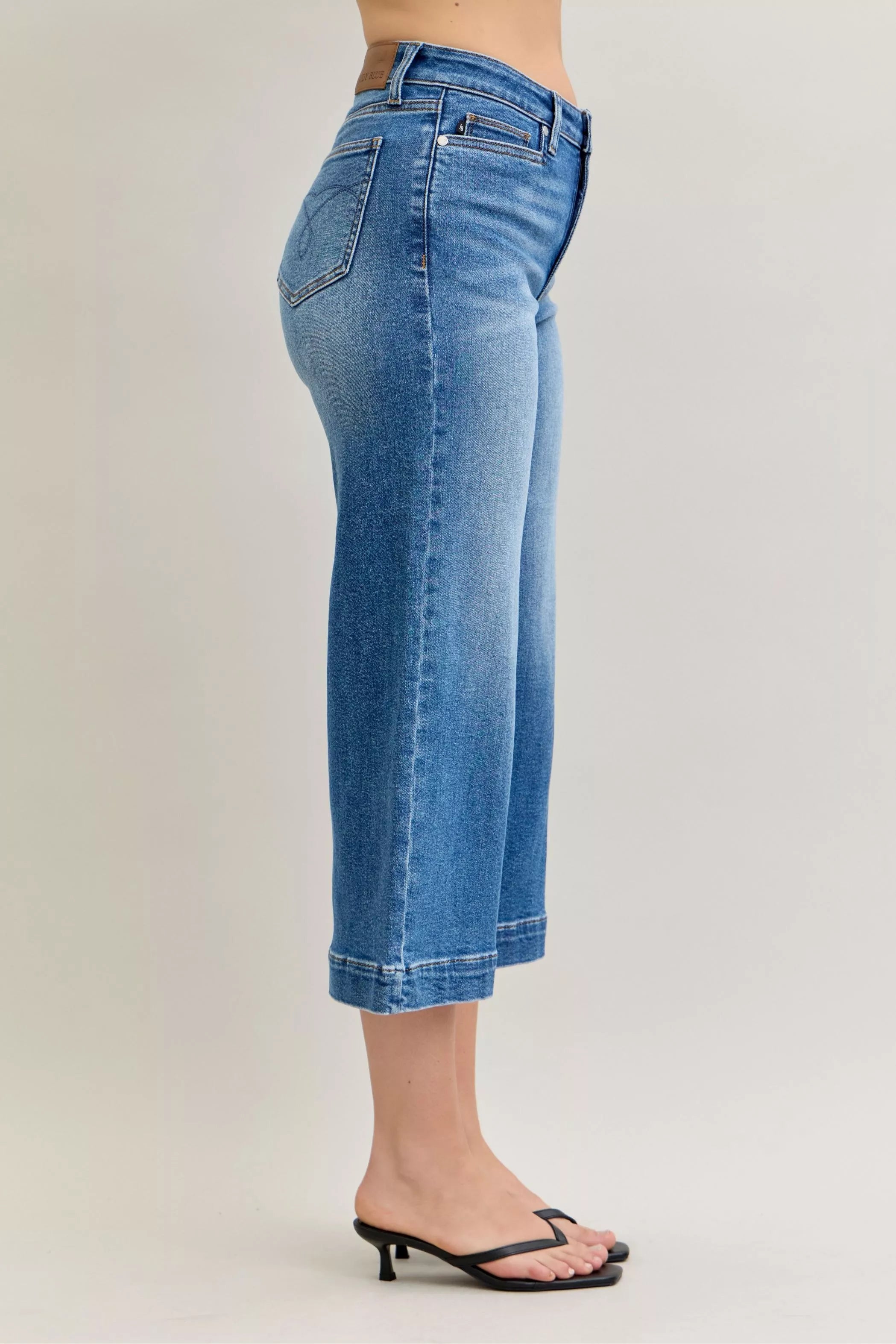 Judy Blue mid rise crop wide-leg jeans, light blue denim with front pockets