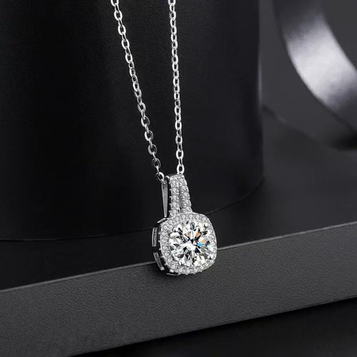 1-Carat Moissanite-Anhänger mit Tropfen-/Oval-Stein, 925 Sterlingsilber, Pavé-Umrandung