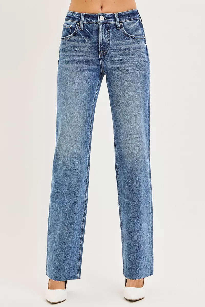 Jeans mit geradem Bein, mittelhohem Bund, dunkle Waschung, Knopf- und Reißverschluss