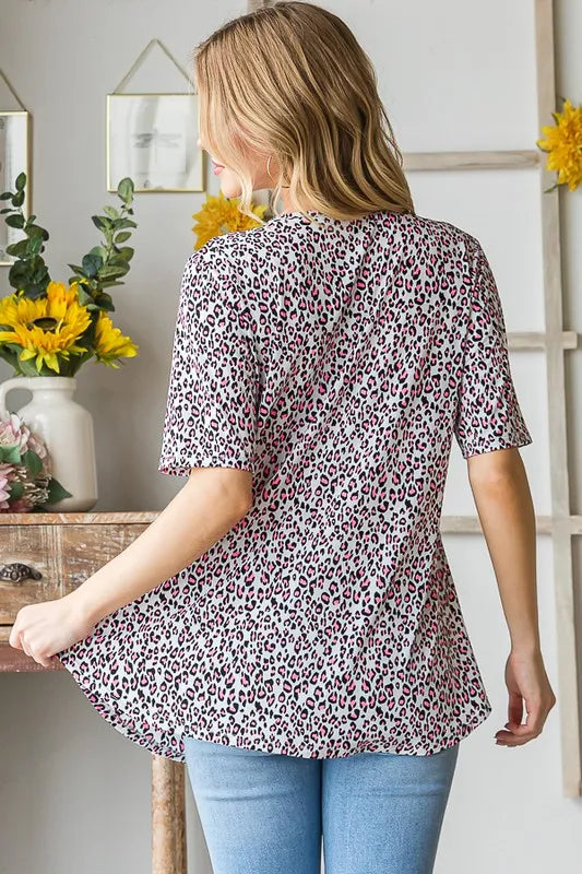 Rückansicht Babydoll-Top mit Leopardenmuster, Kurzarm, mit fallendem Saum