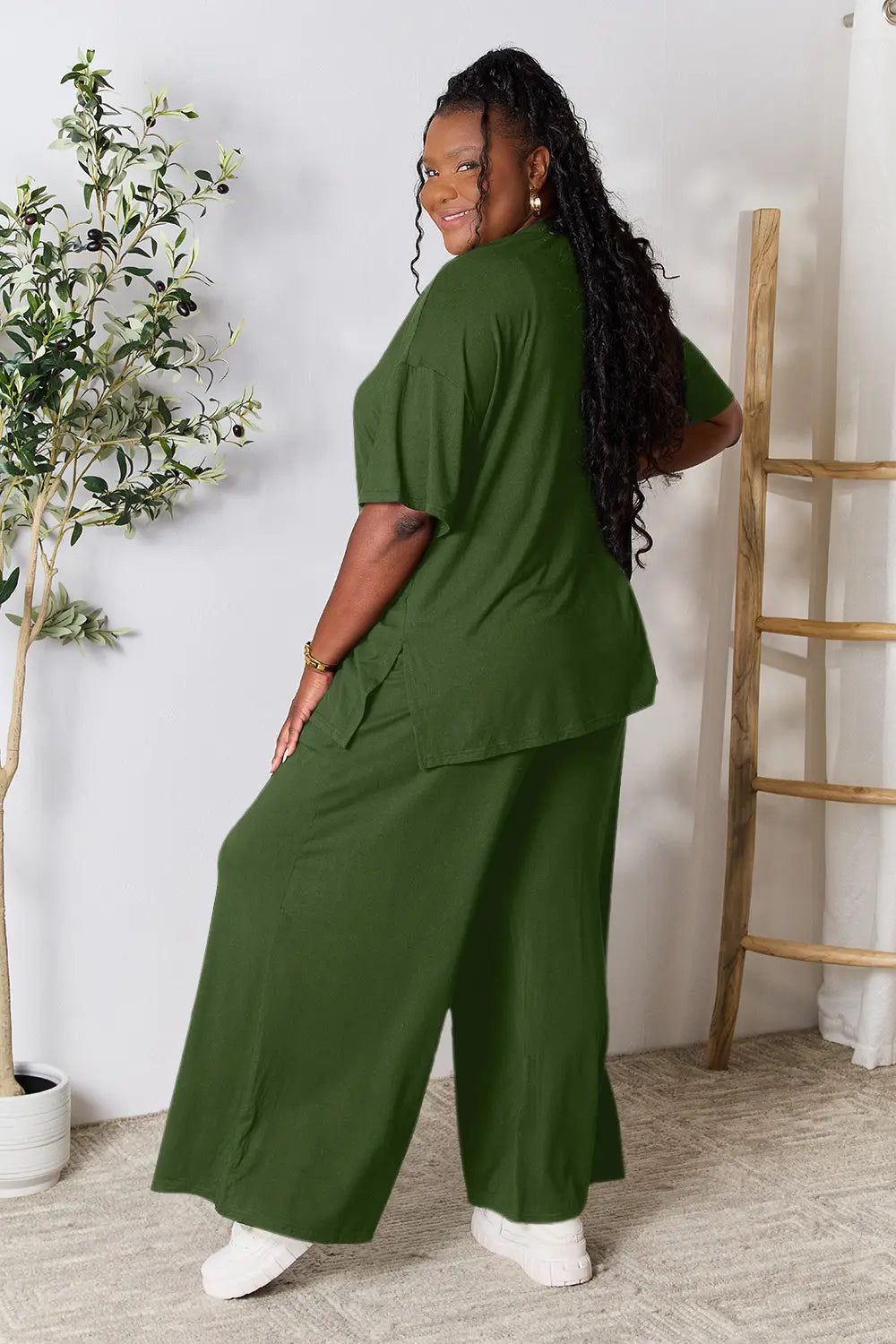Conjunto Double Take verde con top holgado y pantalón ancho, vista trasera
