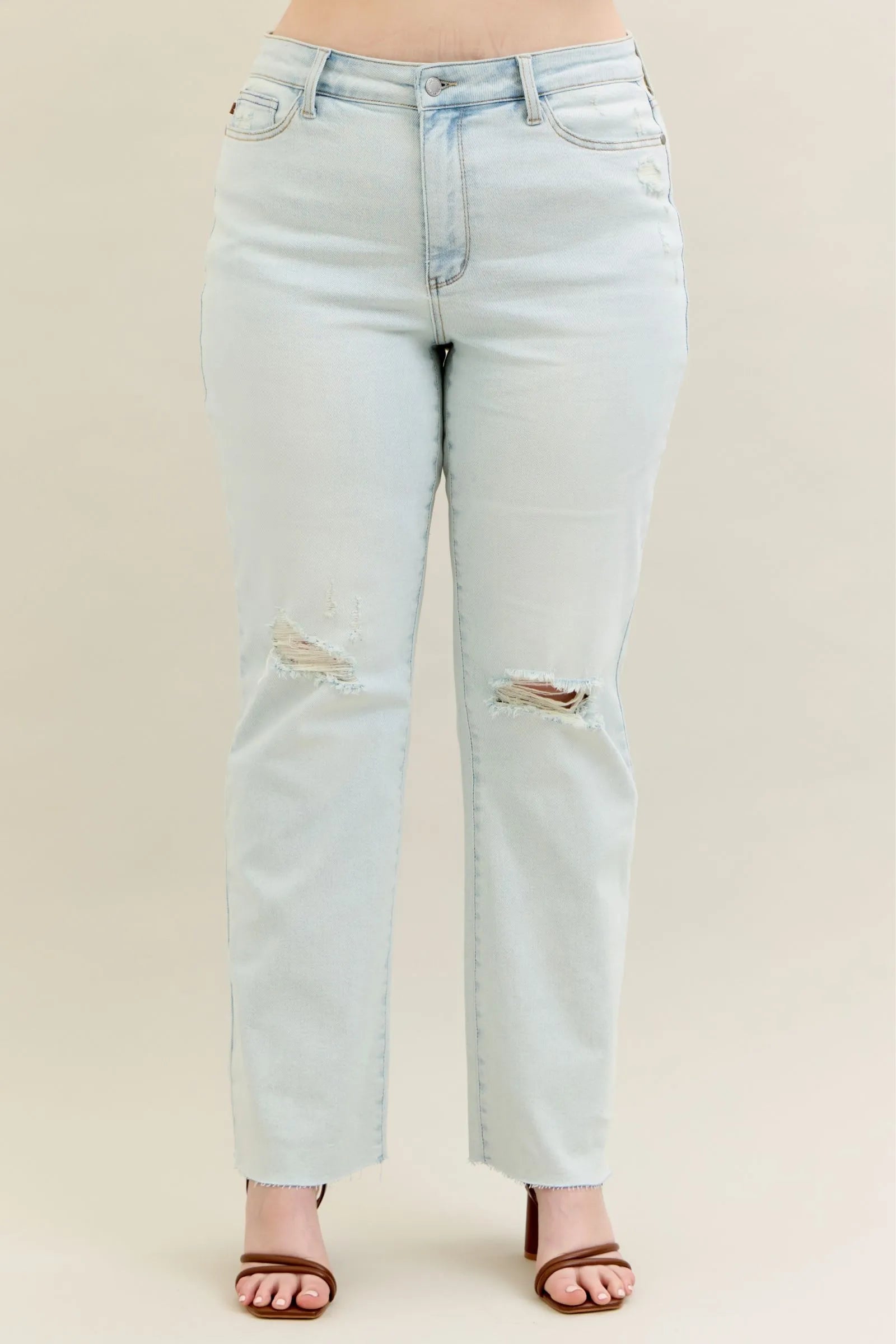 Light Bootcut Jeans vorne mit Destroyed-Details und fransigem Saum (Plus Size)