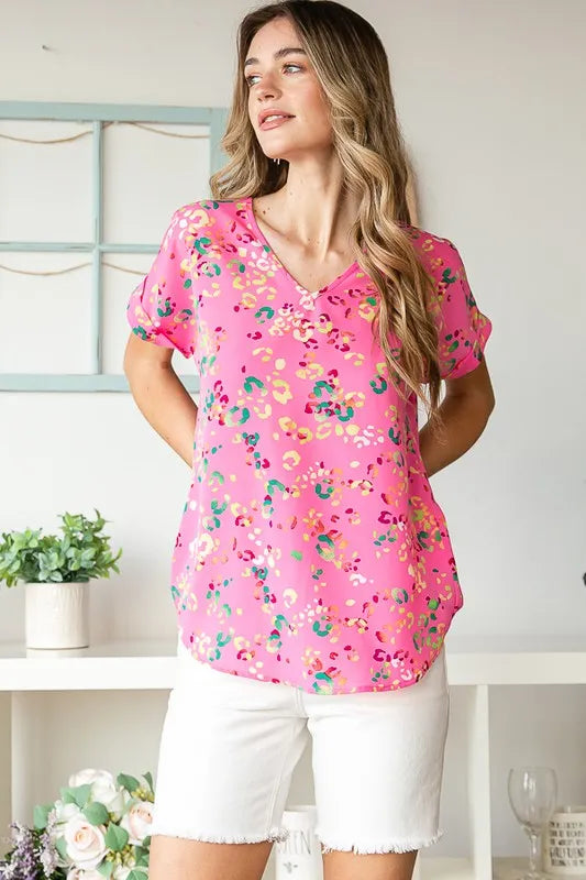 Pink Multi Animal-Print V-Neck T-Shirt mit kurzen Ärmeln, fließender Front