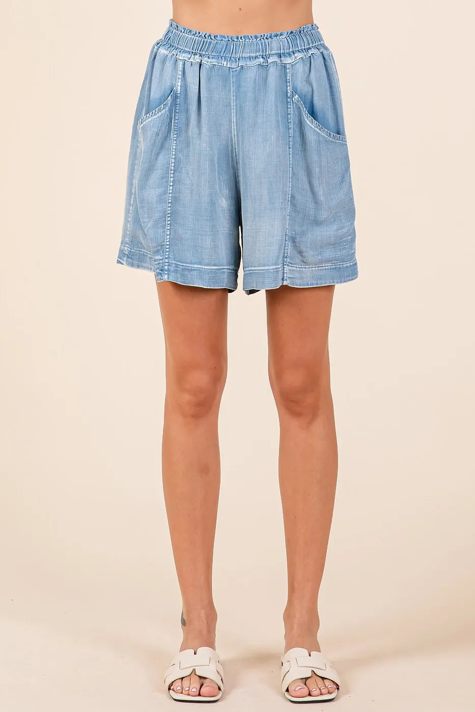 Washed chambray shorts with elastic waist, light denim blue, side patch pockets