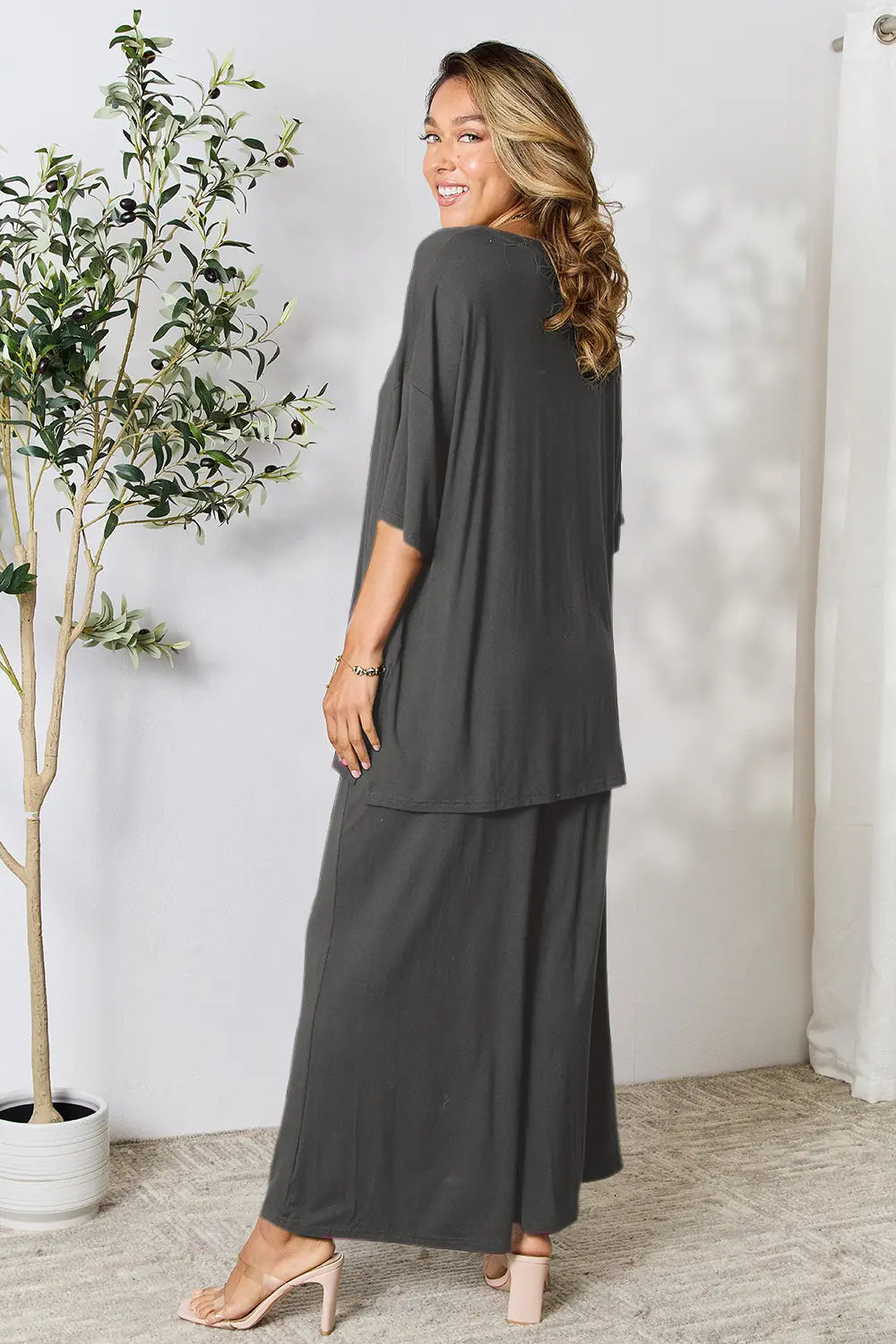 Dark gray slit-top and wide-leg pant set, round neckline, back view