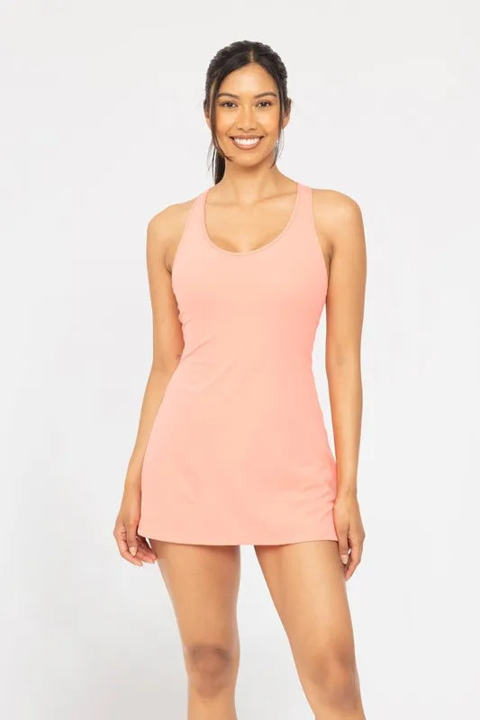 Vestido MONO B rosa melón fit-and-flare con racerback y dobladillo curvo