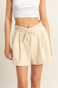 Oatmeal paperbag shorts, high waist with tie and pleated front