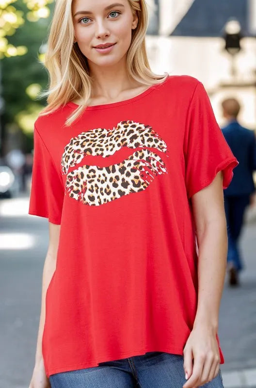 Rotes T-Shirt mit Leoparden-Kussmund-Print, kurze Ärmel und Rundhalsausschnitt