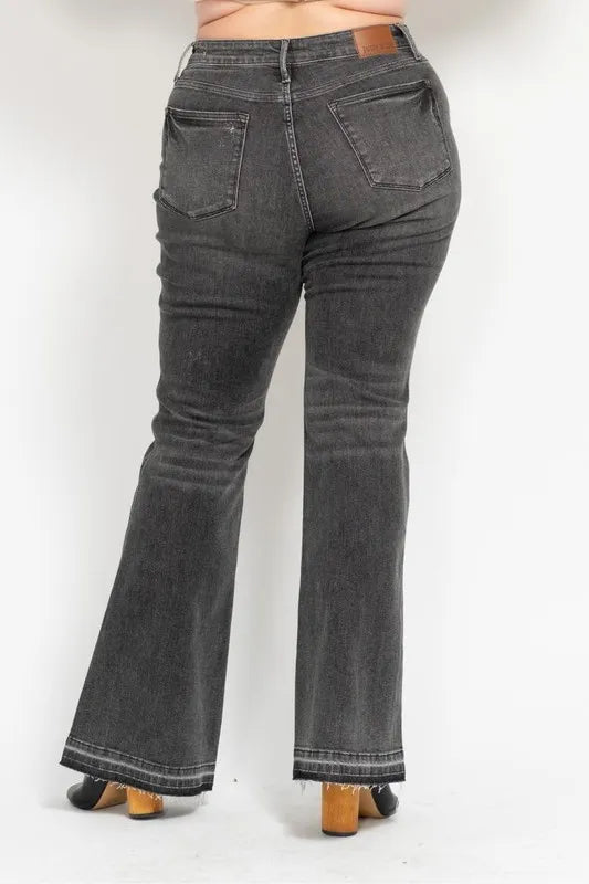 Washed gray mid-rise flared jeans with release hem, front pockets and classic seams