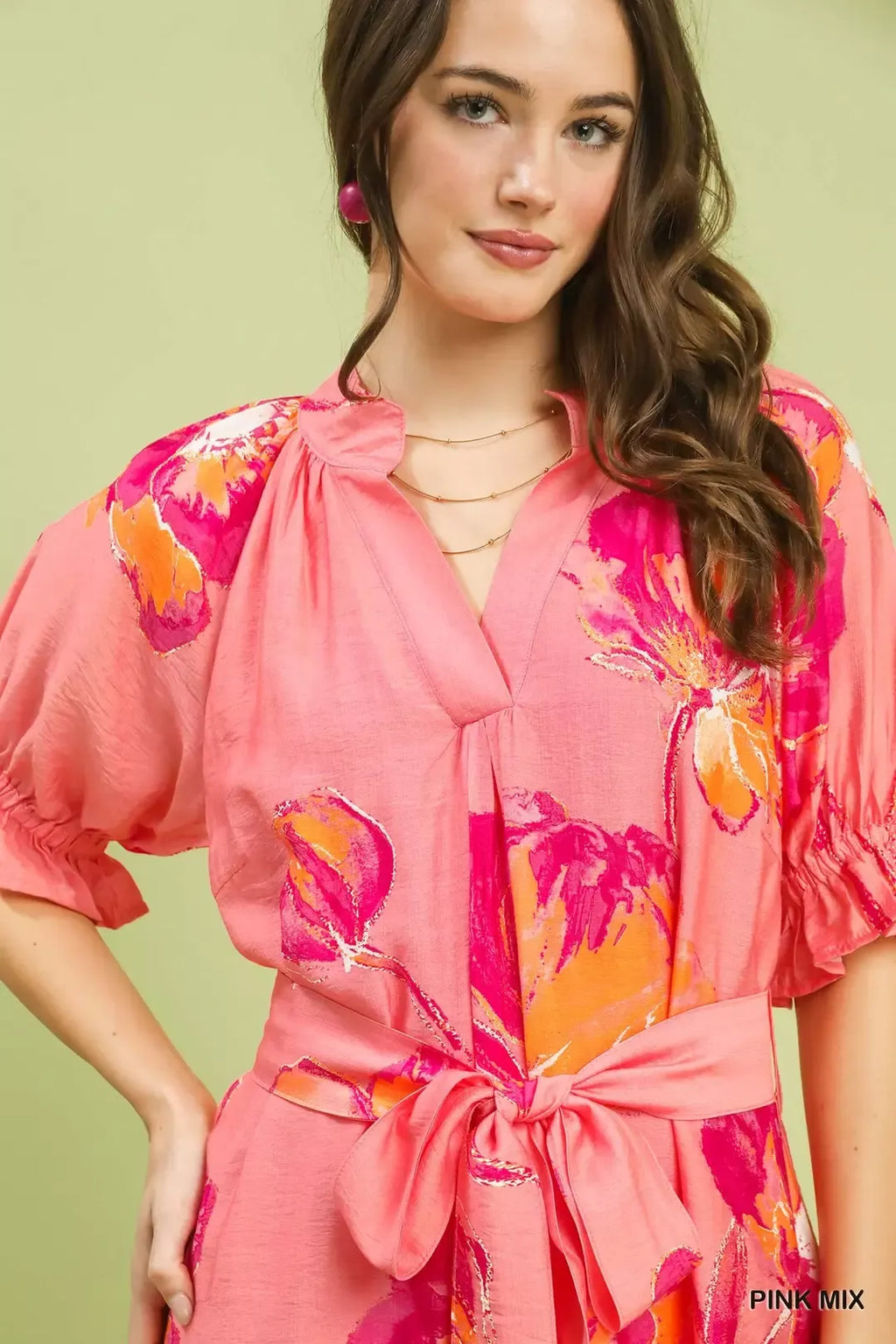 Umgee floral midi dress close-up, V-neck with keyhole, tie waist, pink mix print