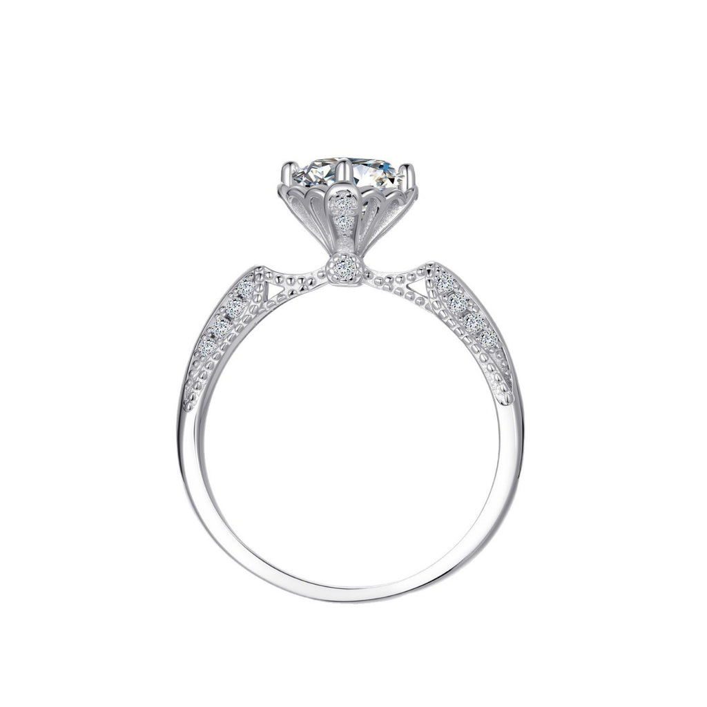 Sterling-Silber Moissanitring mit großem Rundstein und gefächertem Pavéband