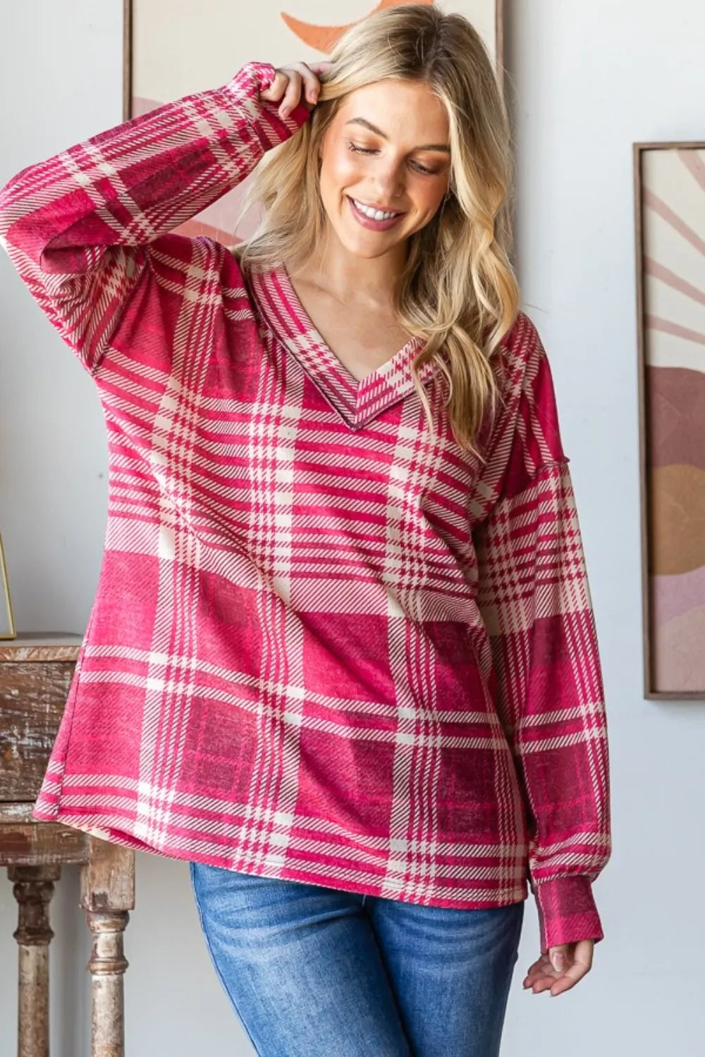 Plaid drop-shoulder V-neck T-shirt, burgundy multi pattern, hand-on-hair styling