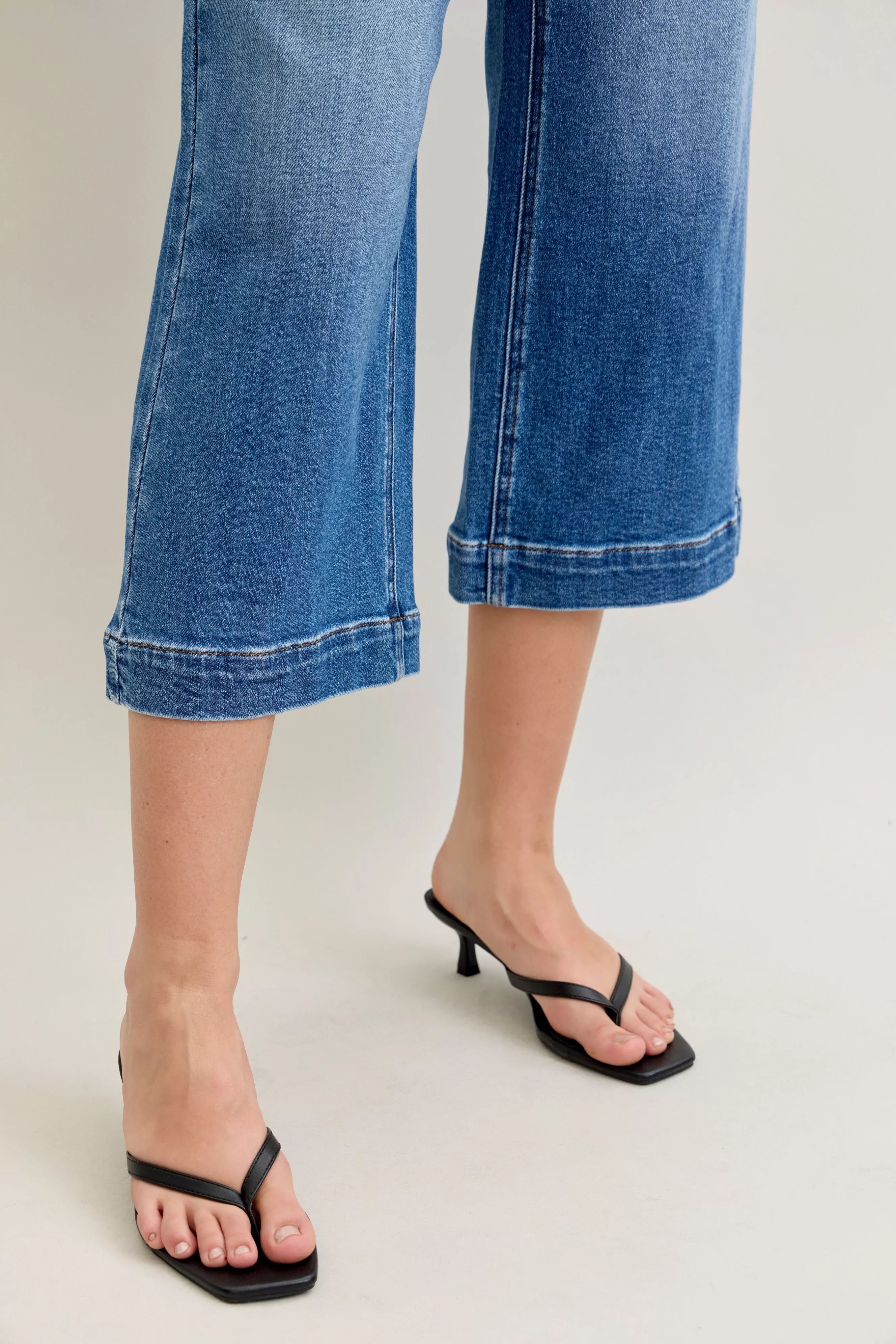 Judy Blue mid rise crop wide-leg jeans, light blue cropped wide-leg hem