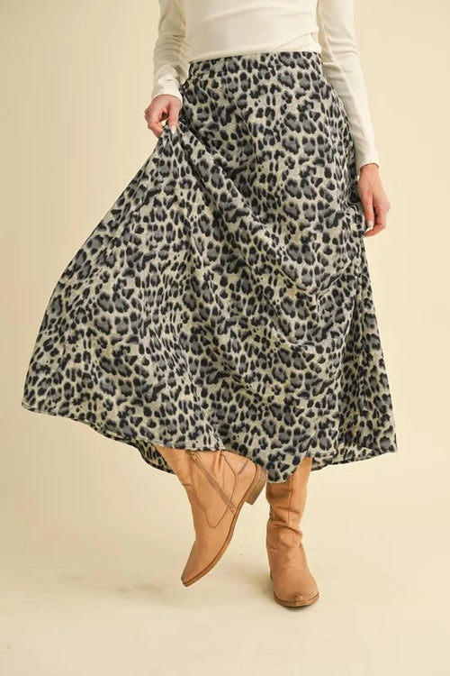 Leopard midi skirt in dark/gray print with roomy side pockets