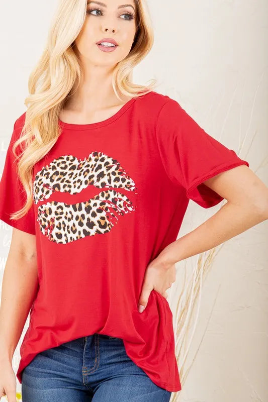 Rotes T-Shirt mit rundem Halsausschnitt und kurzem Ärmel, Leoparden-Lippen-Print