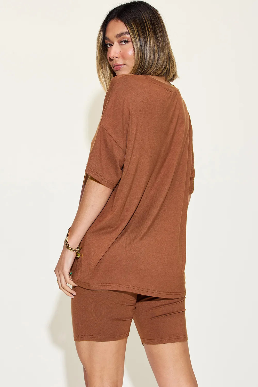 Braunes V-Ausschnitt-T-Shirt und Shorts-Set, Drop-Shoulder, lockere Passform
