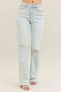 Light Bootcut Jeans mit Destroyed-Details und fransigem Saum (Plus Size)