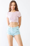 Aqua Jeansshorts mit ausgefranstem Saum & Distressed-Rissen, Knopfverschluss