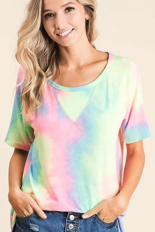 Pastell Tie-Dye French Terry Top, detailreicher Ausschnitt und überschnittene Schulternaht