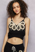 Schwarzer Cropped Cami mit V-Ausschnitt, Stickerei vorne und Quastenbesatz