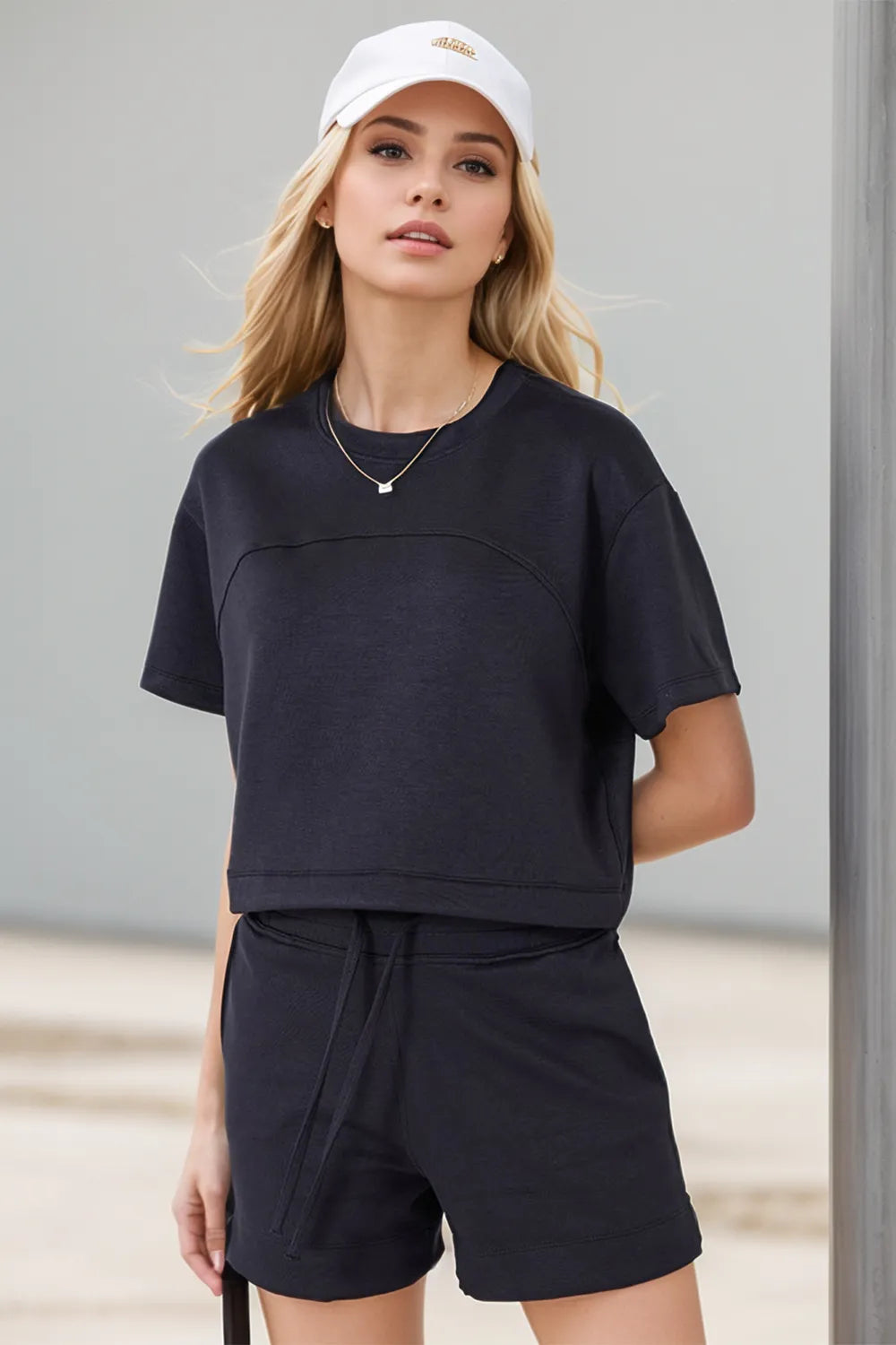 Dark gray round-neck short-sleeve air scuba T-shirt with drawstring hem