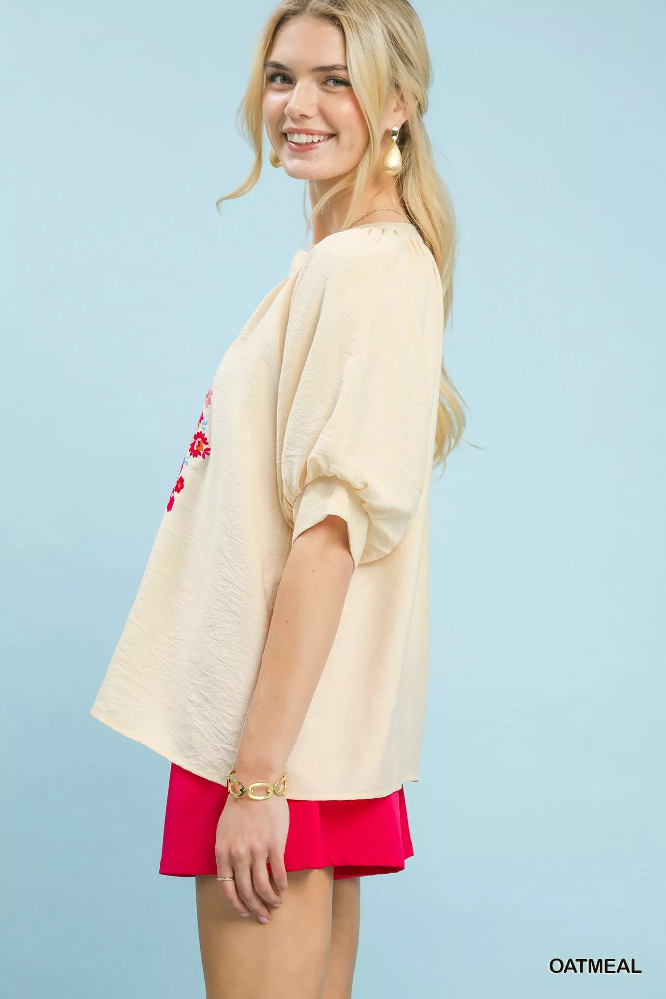 OATMEAL puff-sleeve blouse with embroidered floral detail on the sleeve