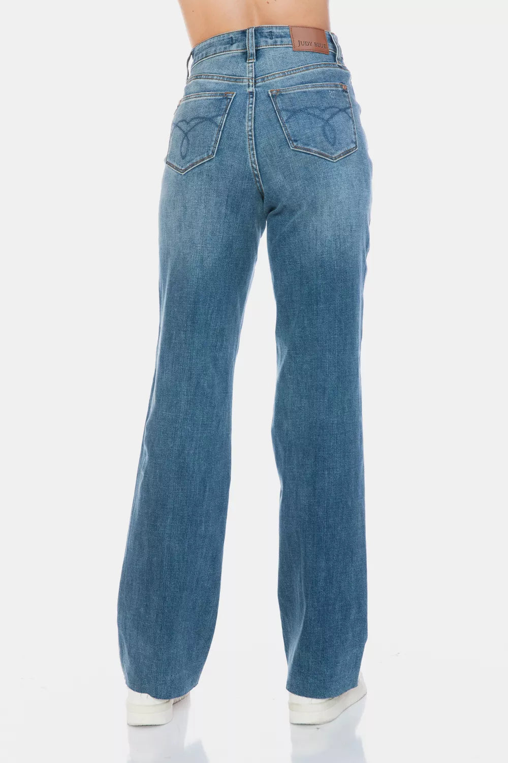Rückansicht: Straight Jeans Medium Wash mit Gesäßtaschen und hoher Taille