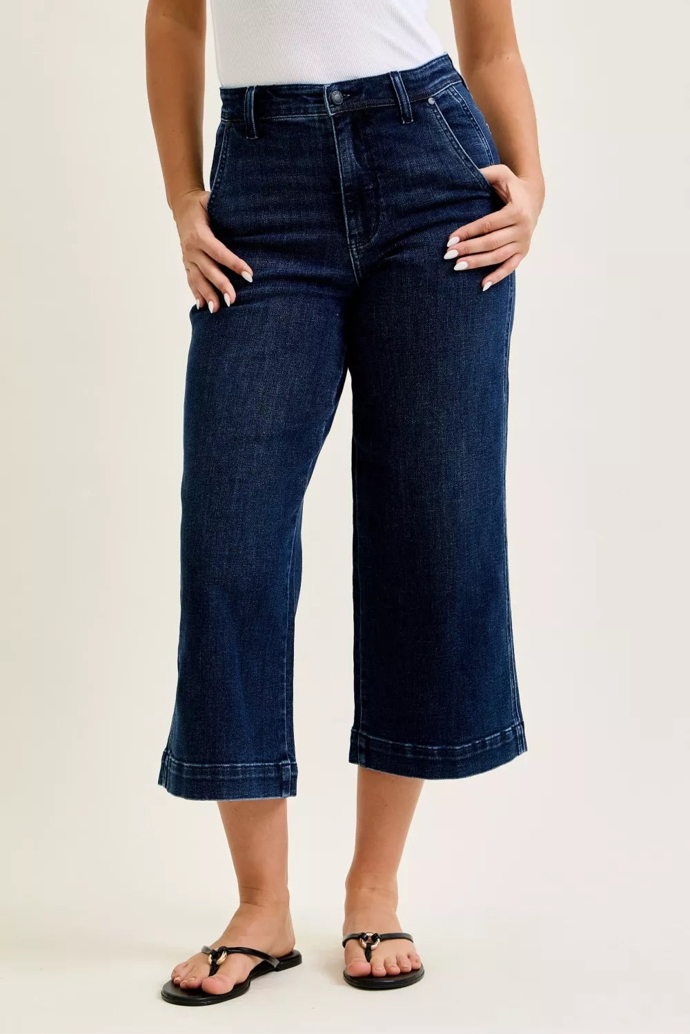 High waist wide-leg ankle jeans in dark wash DK with front fly and belt loops