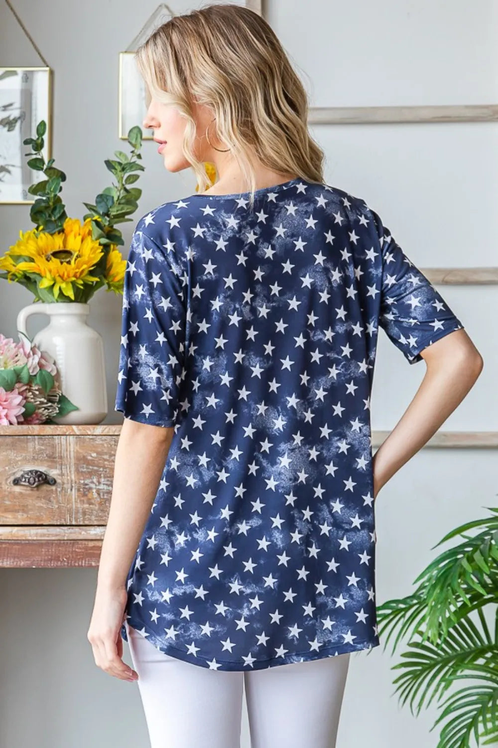 Rückansicht: Navy Sternchen Babydoll-Top mit kurzen Ärmeln