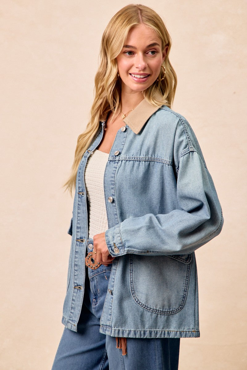 Washed denim jacket in light blue with contrast collar and flap chest pockets