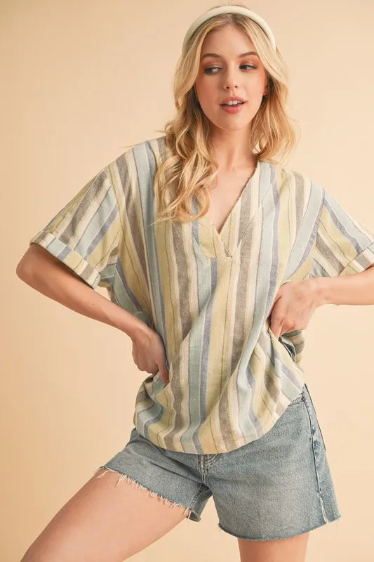 Gestreifte Bluse mit V-Ausschnitt, weitem Schnitt und Seitenschlitzen, Blue Green