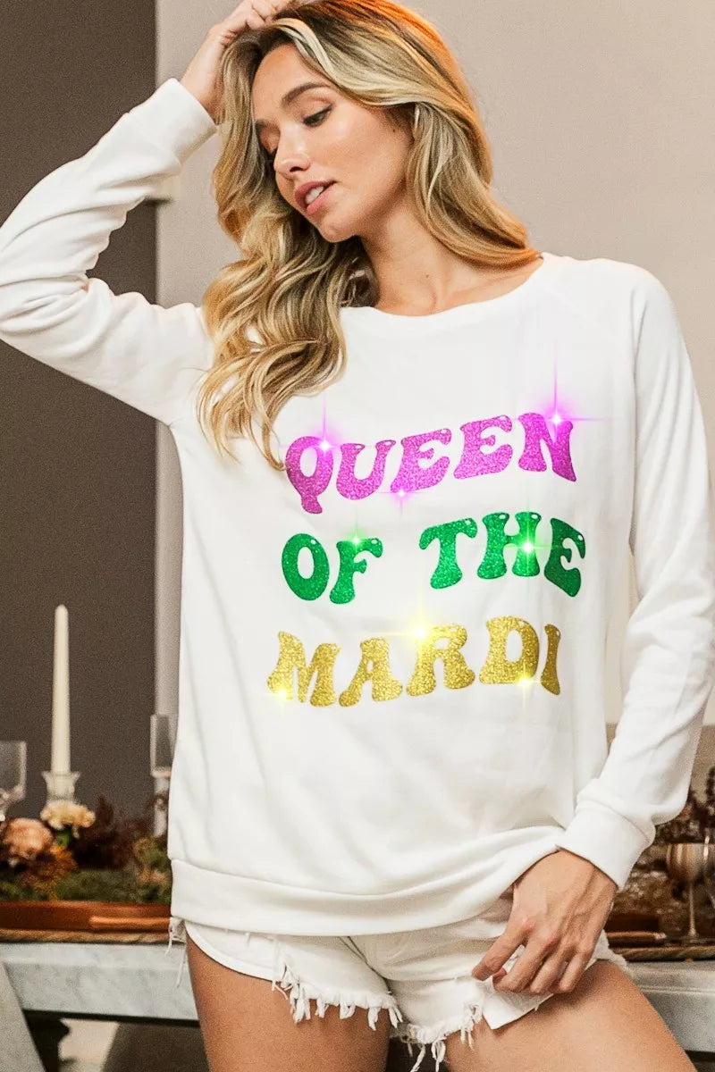 Off-white Sweatshirt, Glitzertext „QUEEN OF THE MARDI“ auf der Vorderseite